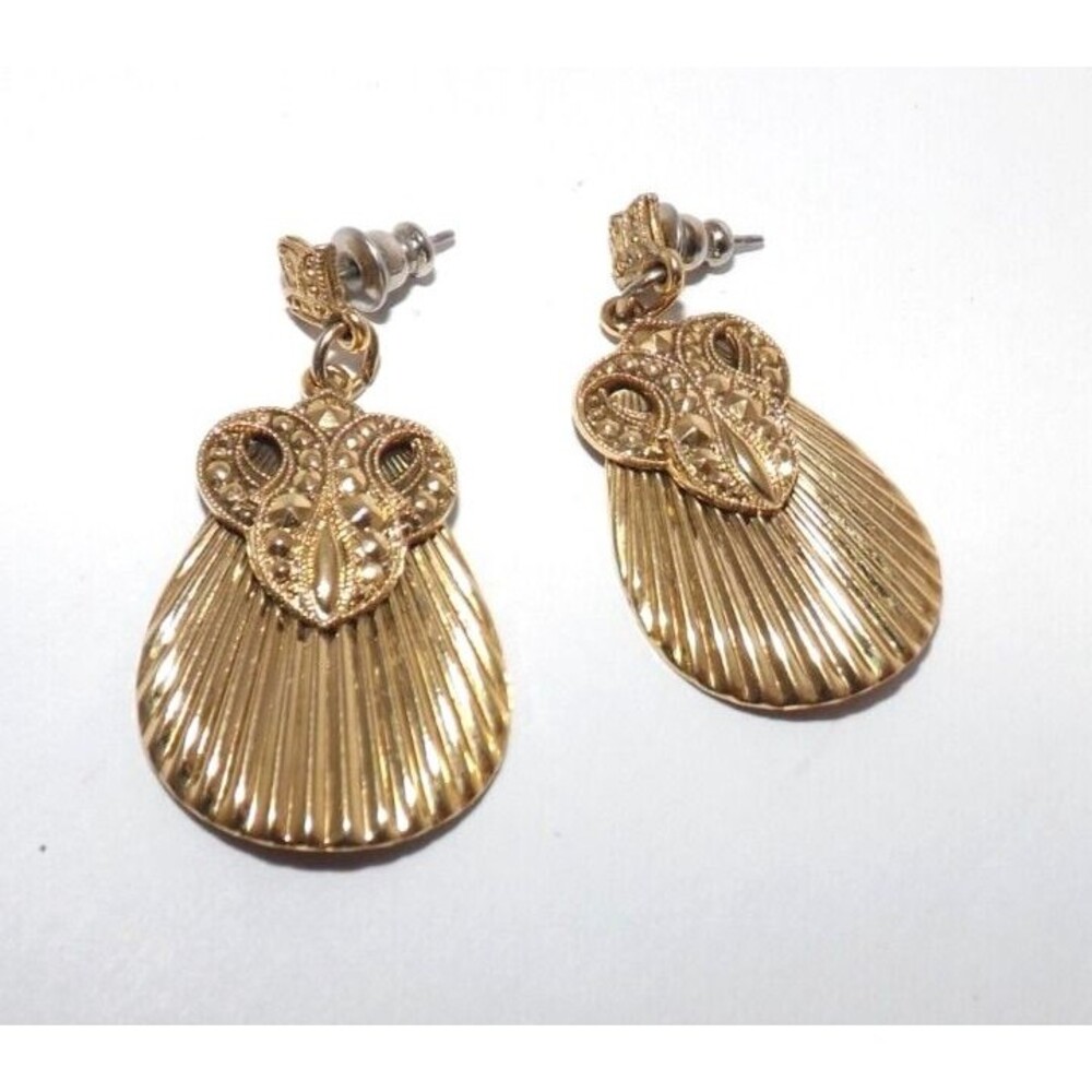 Vintage AVON Earrings Gold tone Victorian Style Fan Dangle Pierced